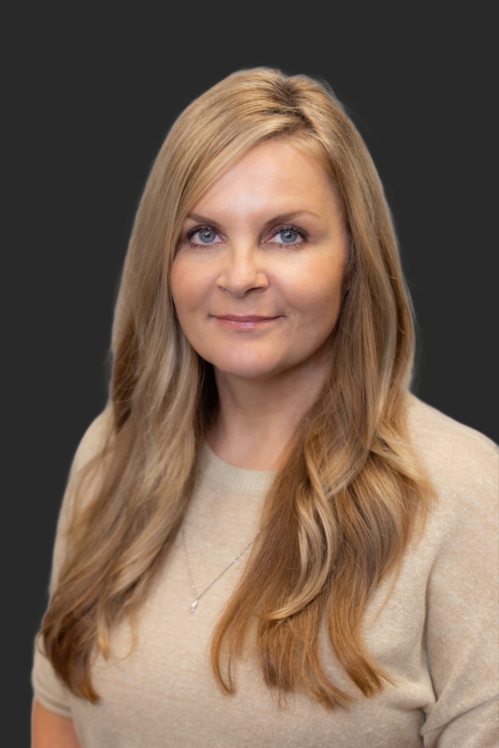 Portrait image of Jennifer Freidenberg smiling