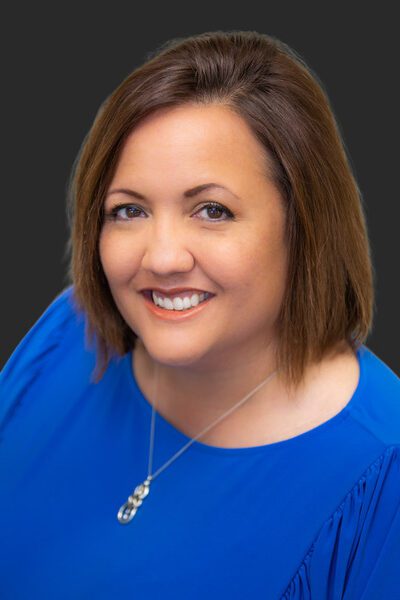 Portrait image of Jennifer Freidenberg smiling